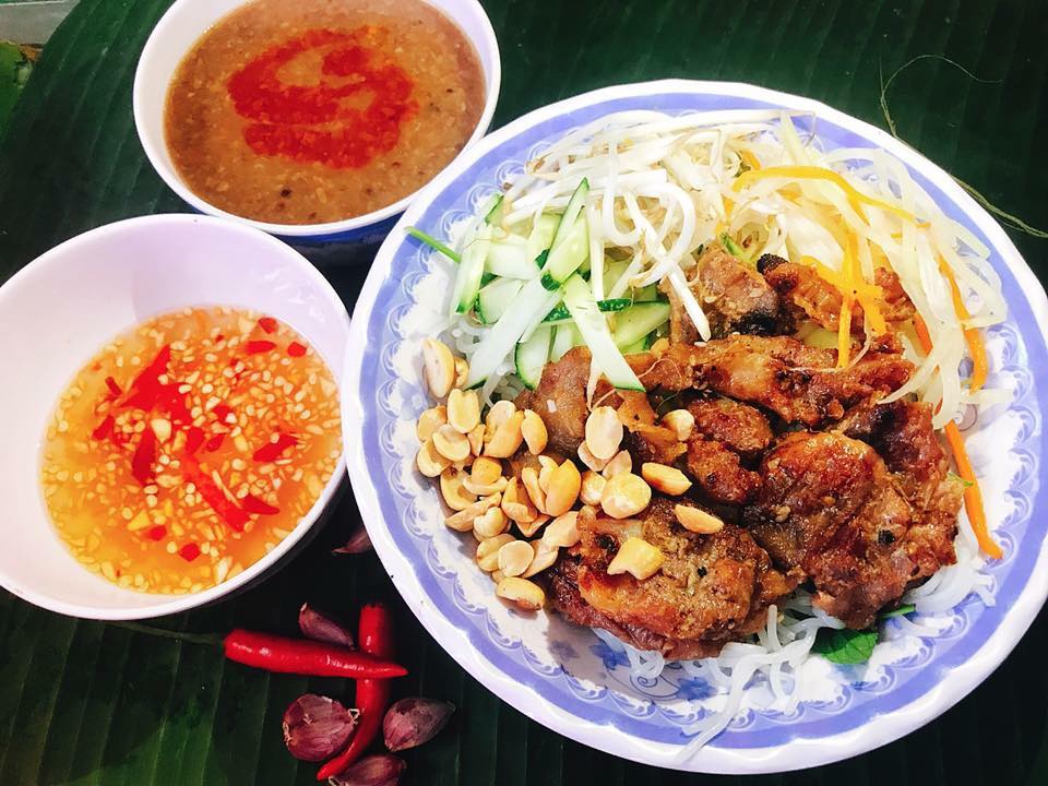 Heartwarming Hue Grilled Pork Vermicelli with delicious flavors of the Ancient Capital 2