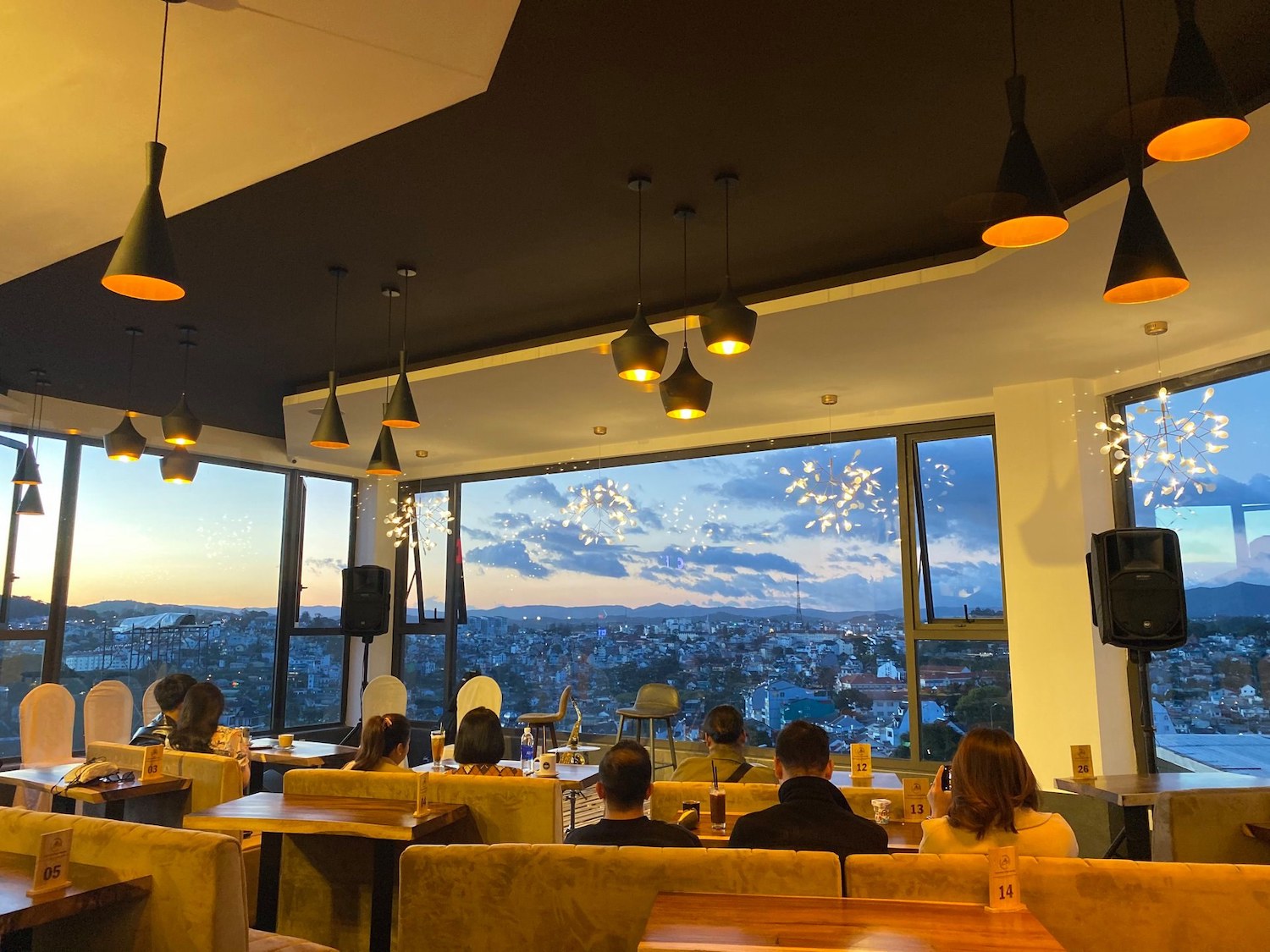 Amazing Coffee Da Lat - Coffee shop with a view of the whole city, freely chill in Da Lat 10