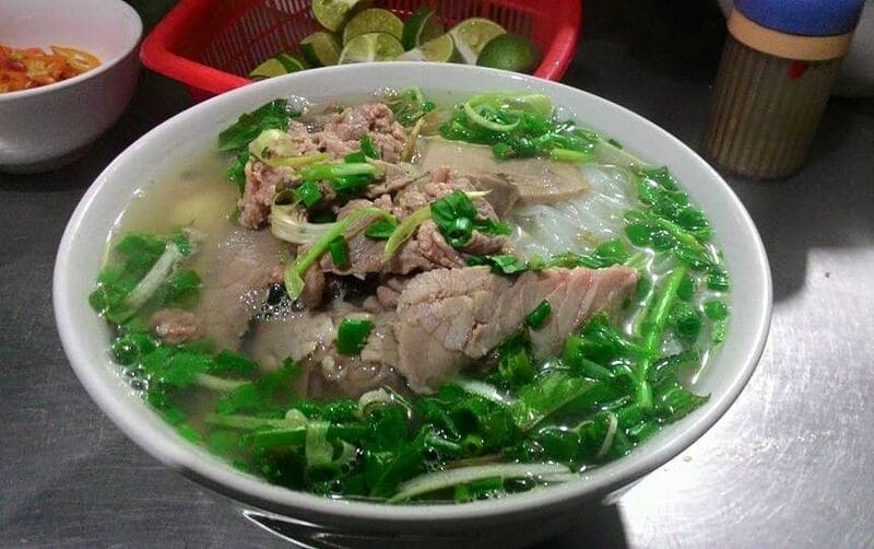 Eat at night in Hanoi with irresistible delicious restaurants 4