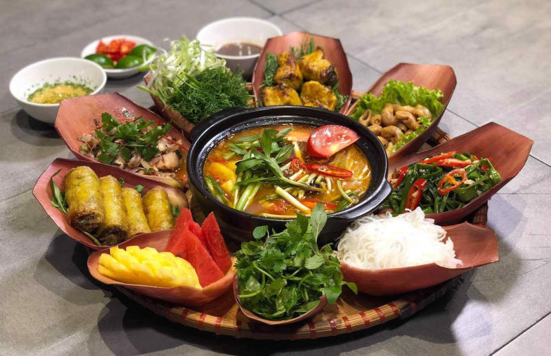 Top 10 most famous Saigon nightlife restaurants in Saigon 4