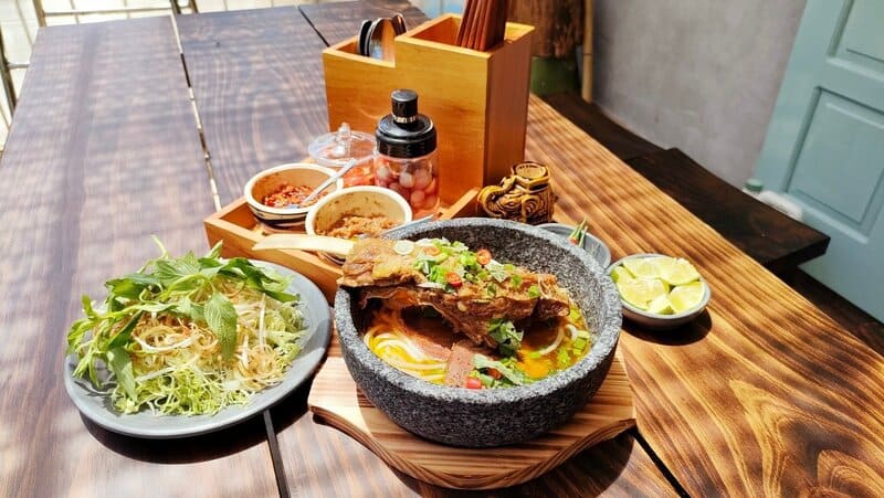 What to eat in Da Lat, discover a series of delicious dishes in culinary village 9