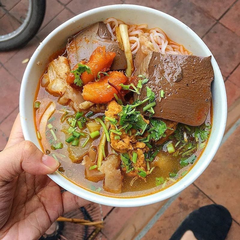 What to eat in Hue? Explore the list of interesting specialties in the ancient capital 2