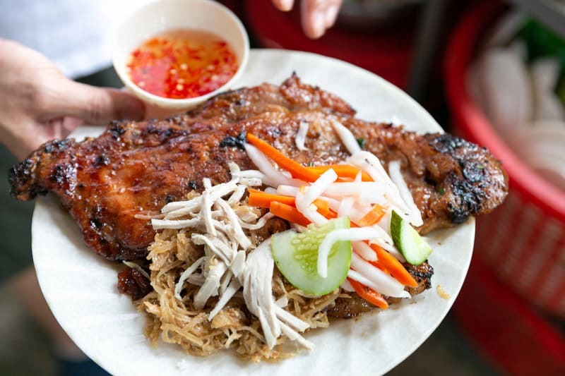 What to eat in Saigon to satisfy your street food cravings 5