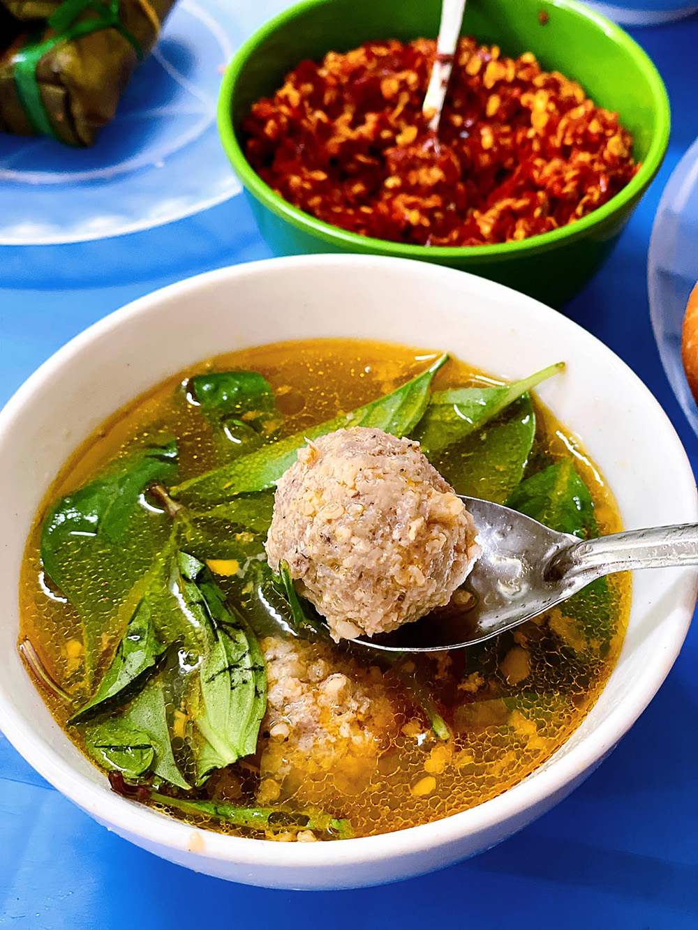 Eat to your heart's content with the famous and delicious Dalat meatball sandwiches 3
