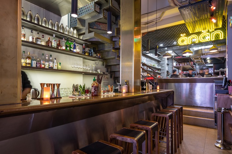 Anan Saigon, a famous Michelin-starred restaurant in the heart of the old market 4