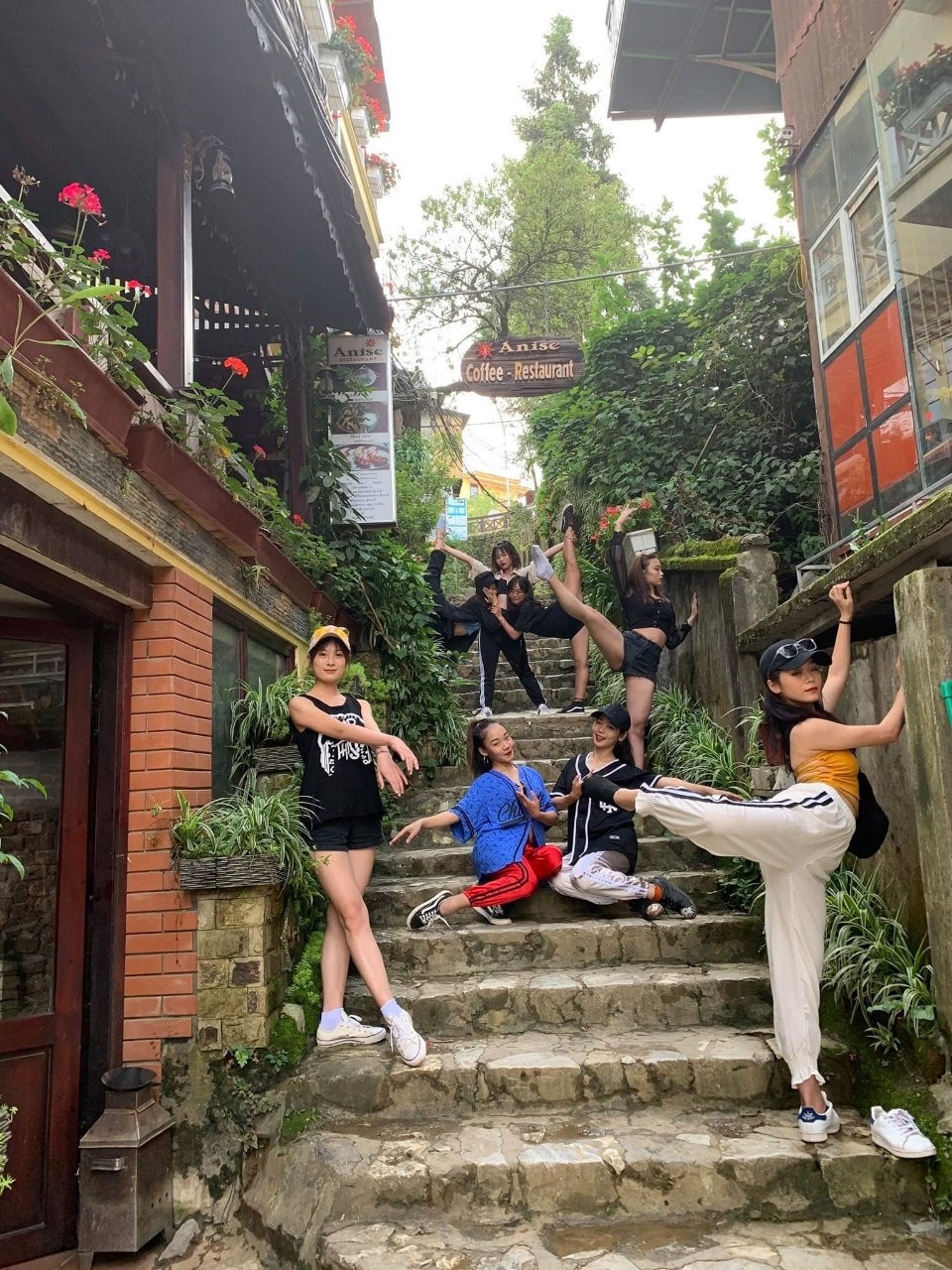 Anise Sapa Restaurant - A romantic, European-style restaurant right in the heart of Sapa 4