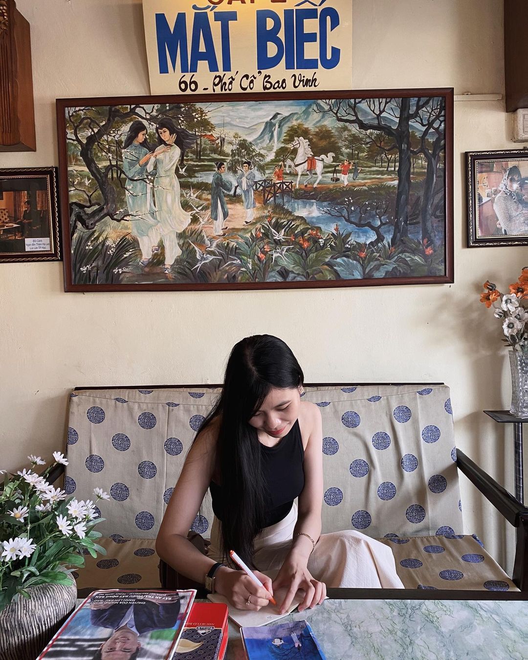 Have you visited the famous cafe in Bao Vinh Hue ancient town? 7