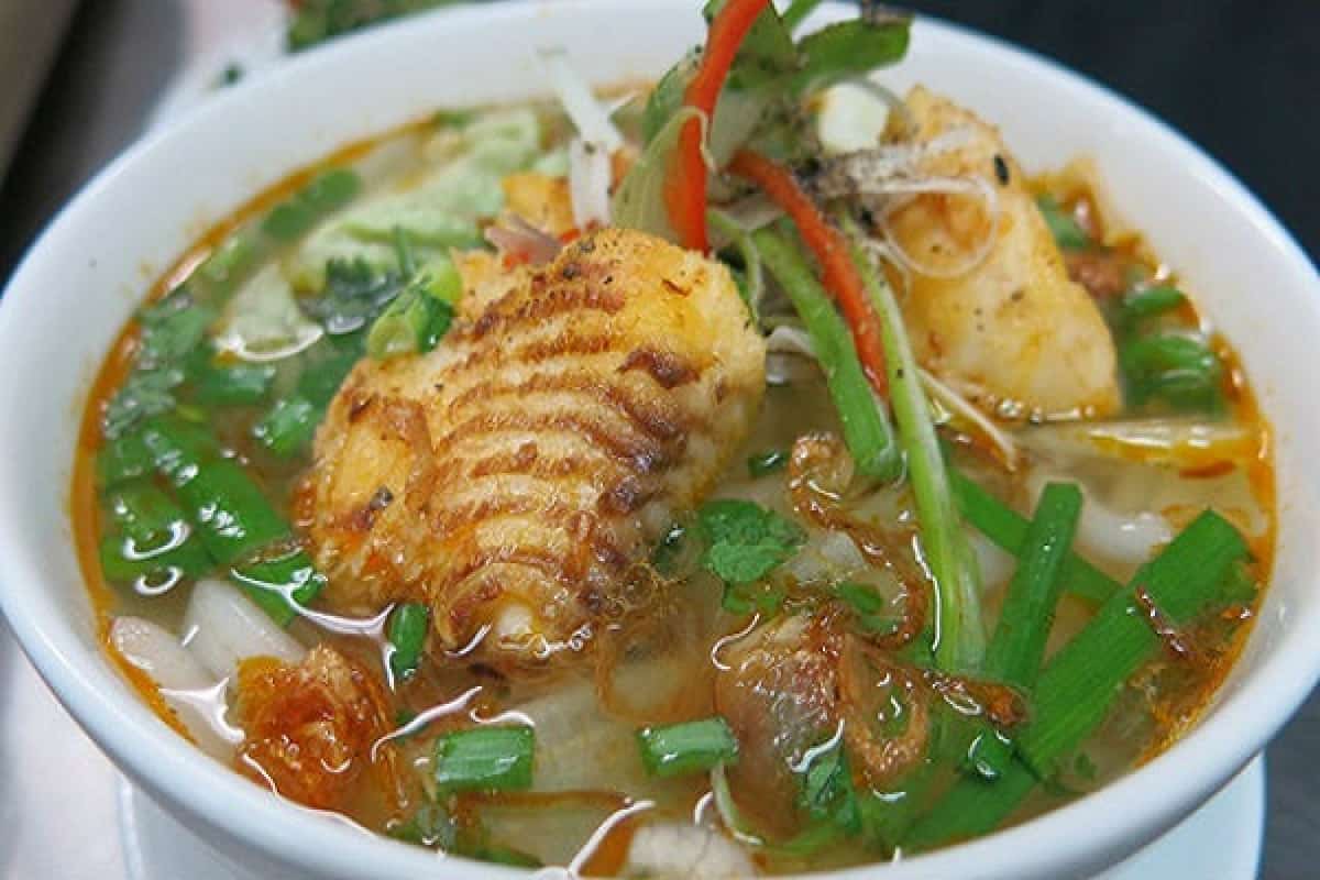 Snakehead fish soup - An indispensable rustic dish of the people of Hue 2