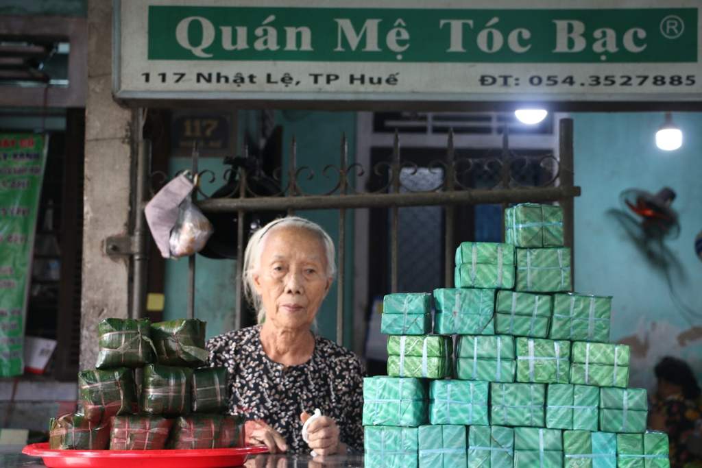 Nhat Le Hue Banh Chung - A specialty passed down for thousands of generations 5