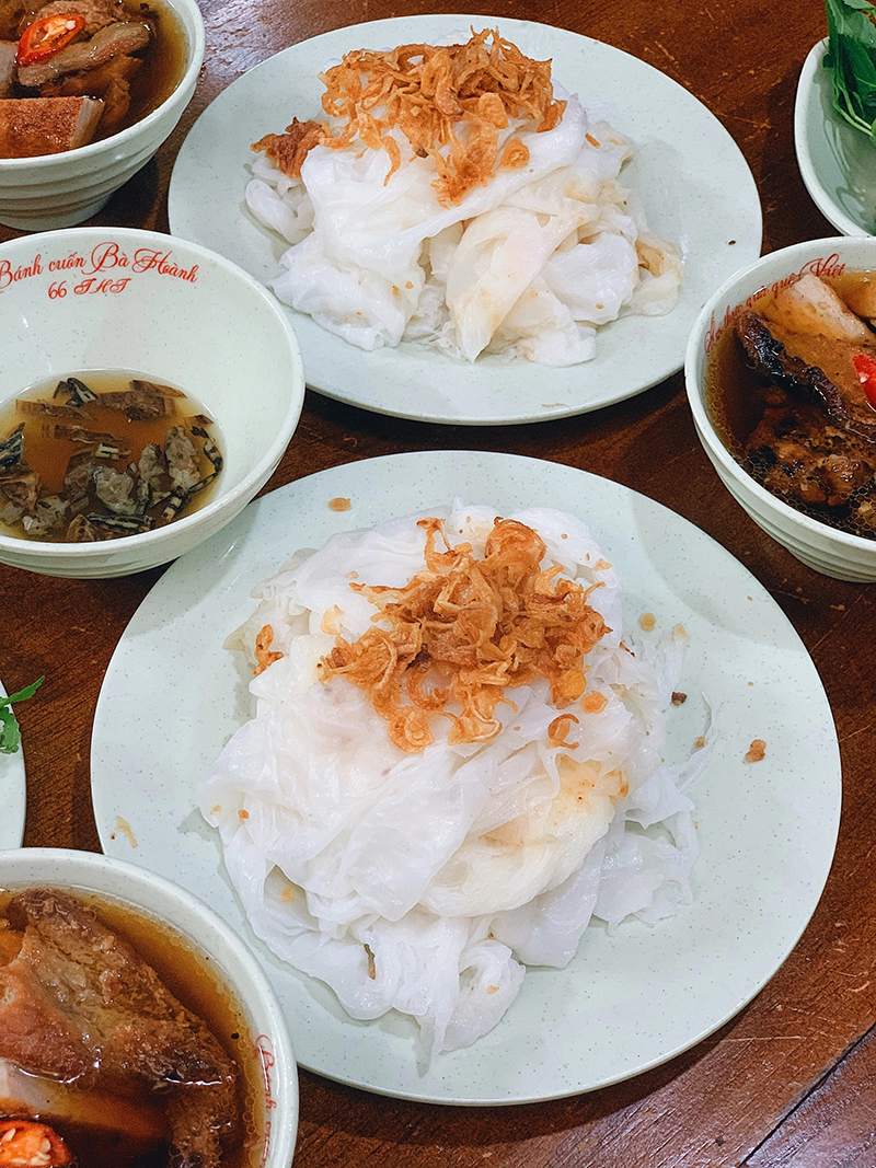 Ba Hoanh's banh cuon, a hundred-year-old restaurant in the heart of the capital 6