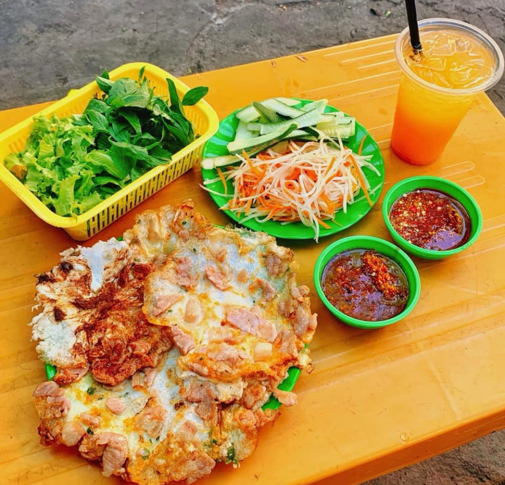 Pressed cake - A strange dish of Hue that captivates many diners 2