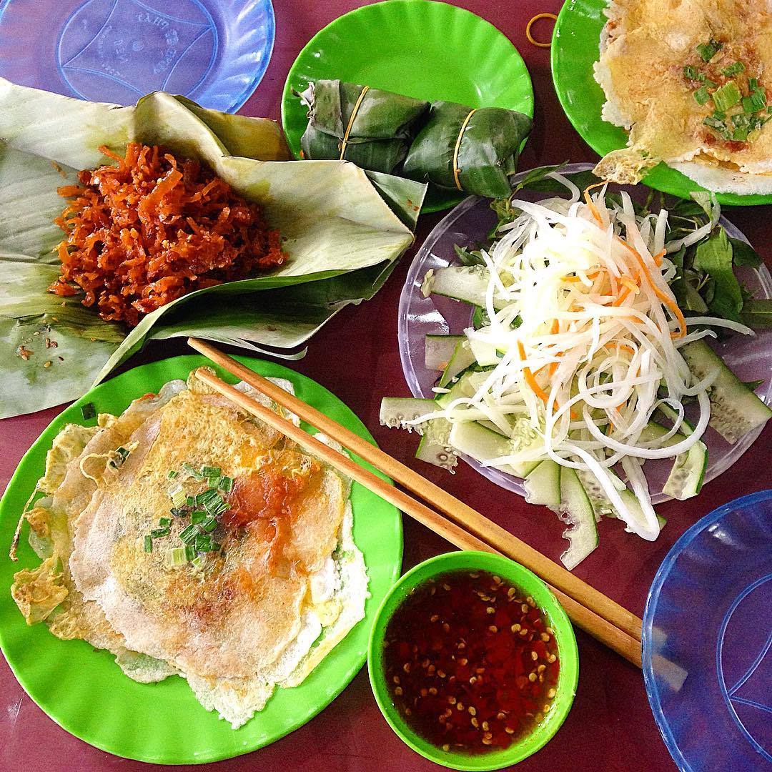 Pressed cake - A strange dish of Hue that captivates many diners 3