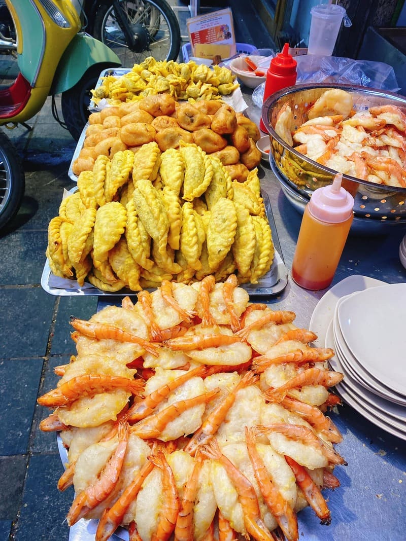 7 Hanoi pillow cake shops associated with the capital's people's childhood 8