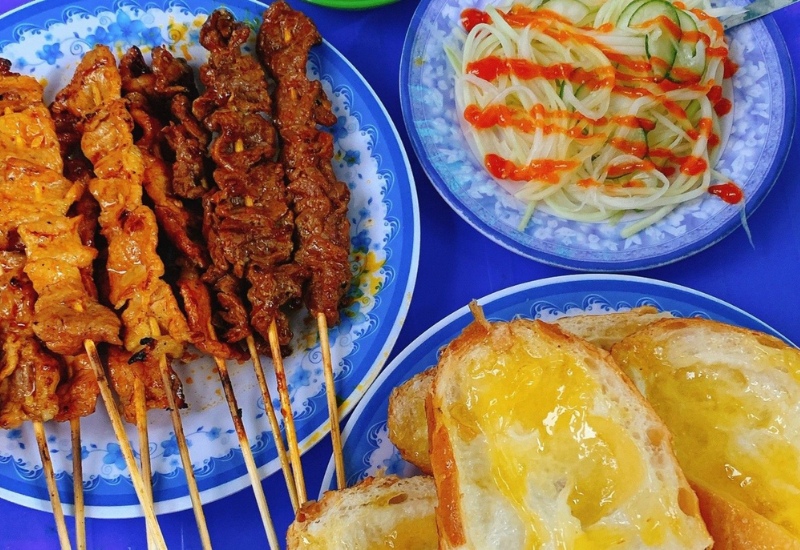 Top 9 famous and delicious Saigon bread shops 5