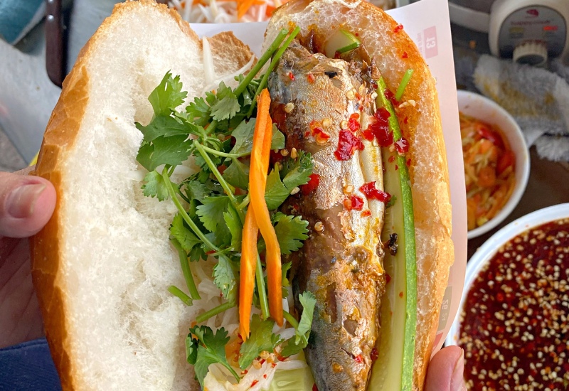 Top 9 famous and delicious Saigon bread shops 8