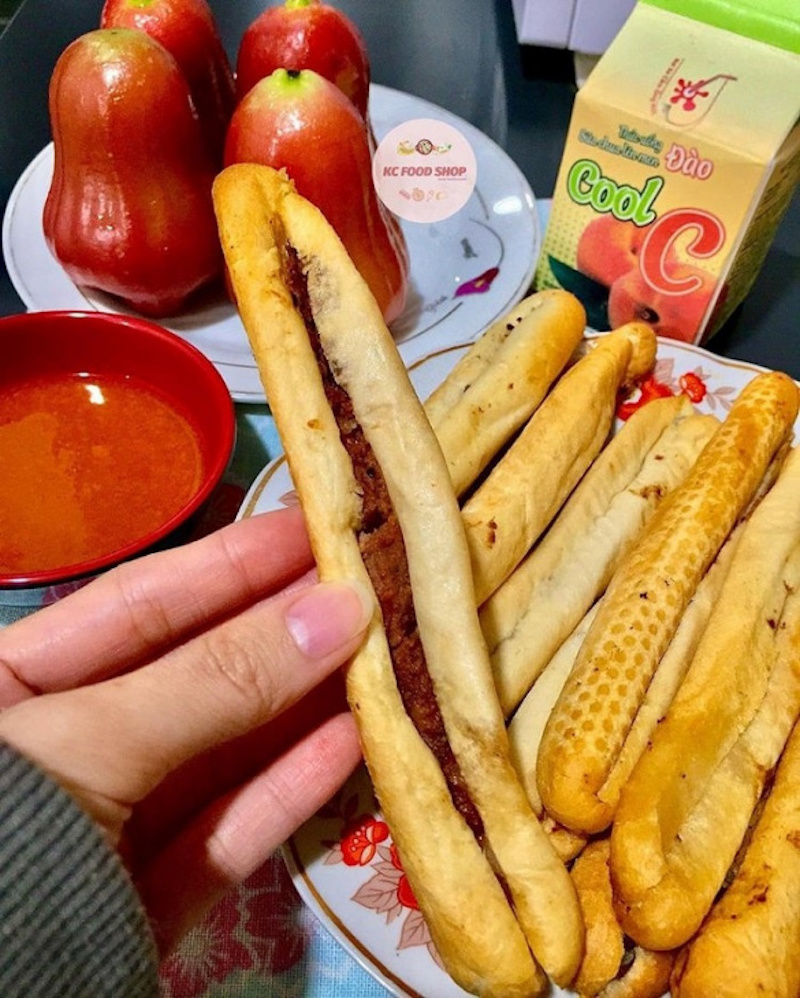 Hunt for 10 famous banh mi shops in Da Nang that are addictive to eat 7