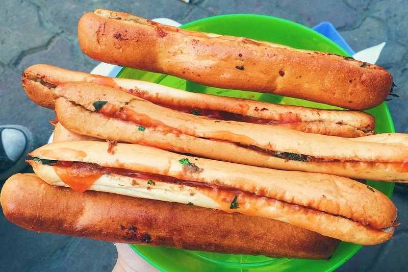 Hunt for 10 famous banh mi shops in Da Nang that are addictive to eat