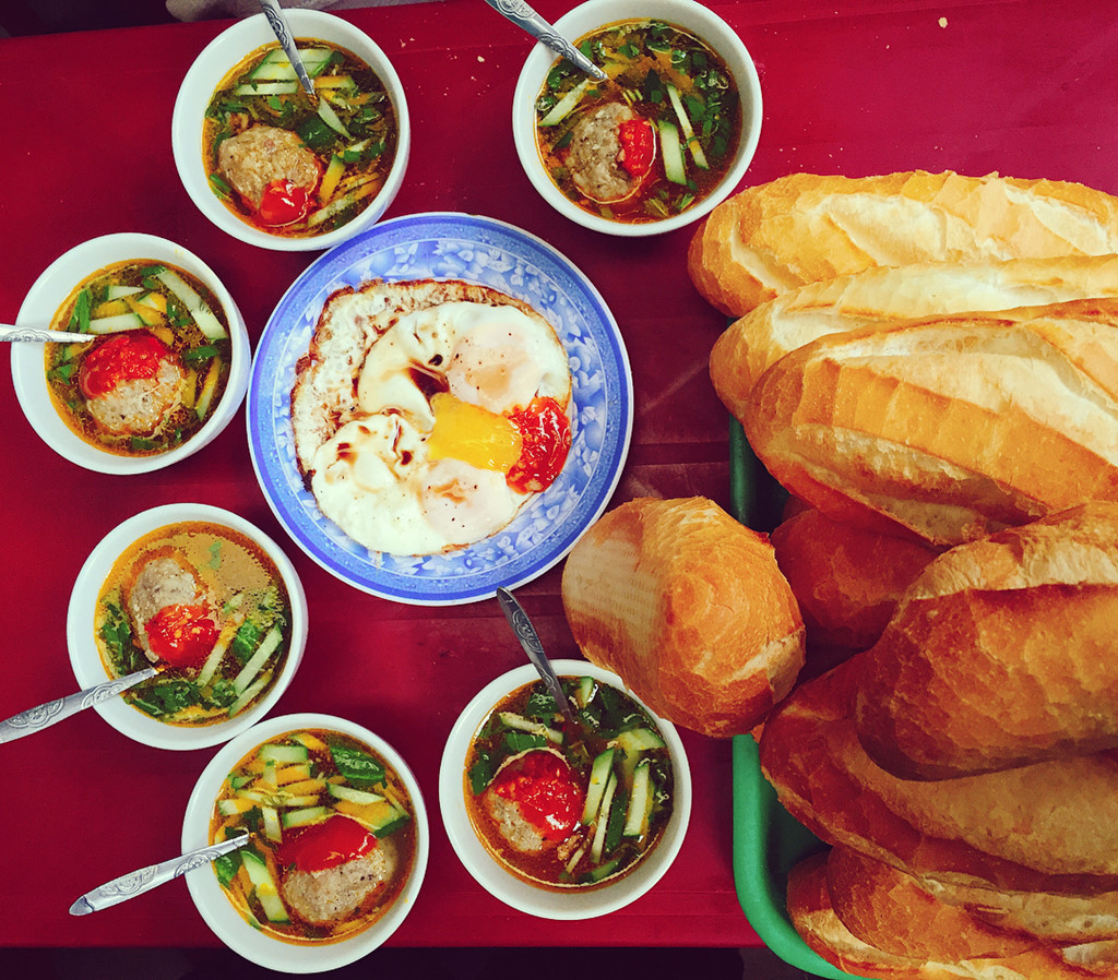 Dalat meatball bread - Unique cuisine of the land of thousands of flowers 3