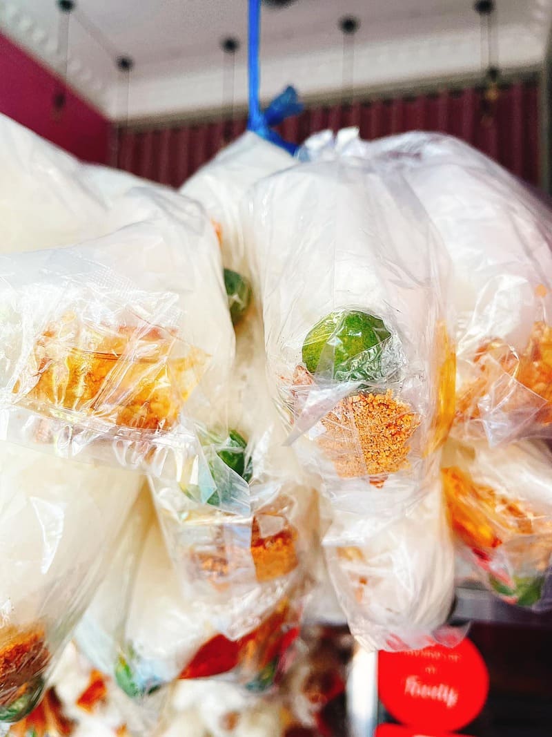 10 Saigon rice paper shops that break the culinary map of young people 2