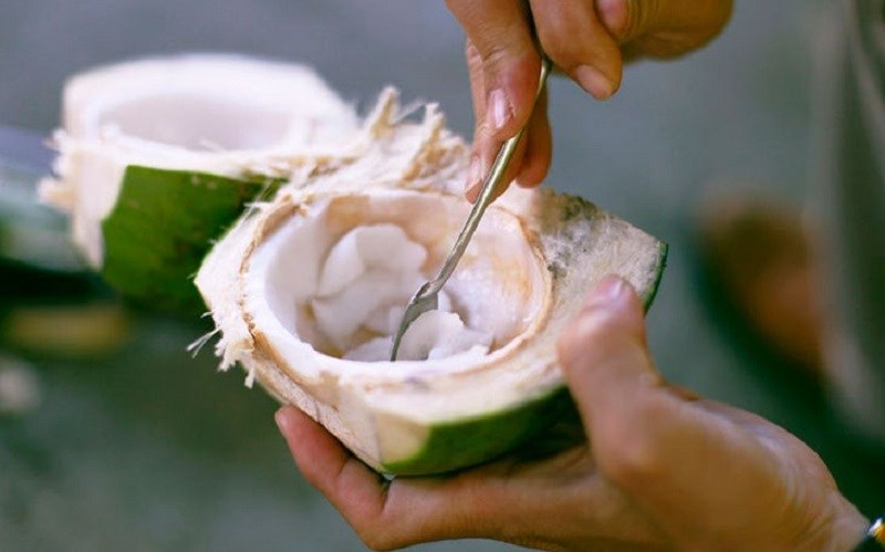 Sweet, chewy and fragrant with the flavor of Hue specialty coconut leaf wrapped banh xeo 4