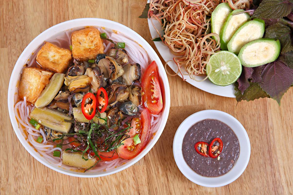 Revealing a 1-day itinerary in ancient and dreamy Hanoi 8