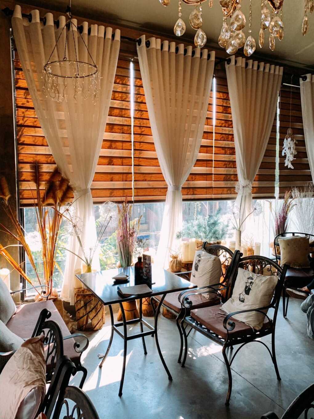 Capture all the emotions in a Korean movie-like space at Goblin Coffee & Desserts 6