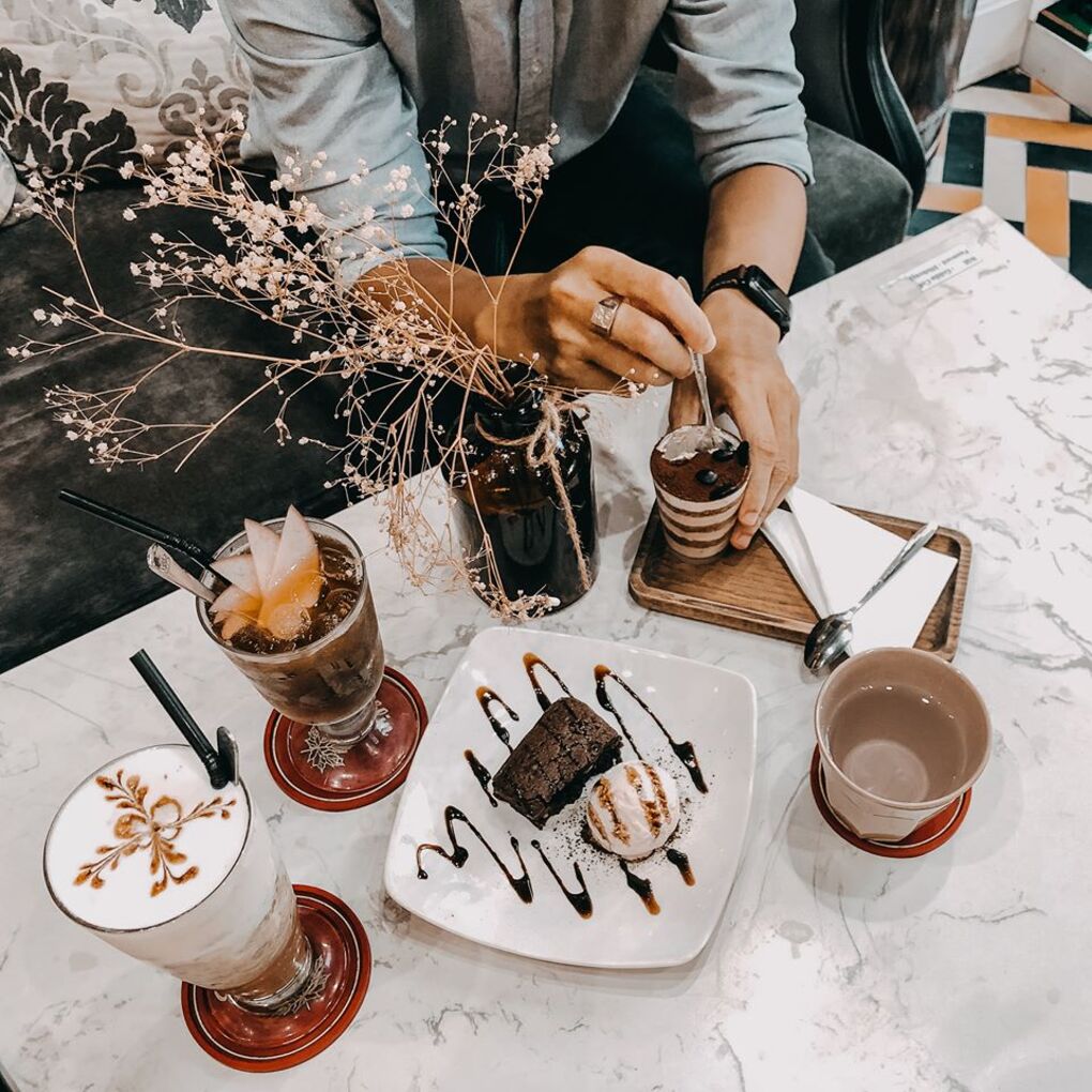 Capture all the emotions in a Korean movie-like atmosphere at Goblin Coffee & Desserts 11