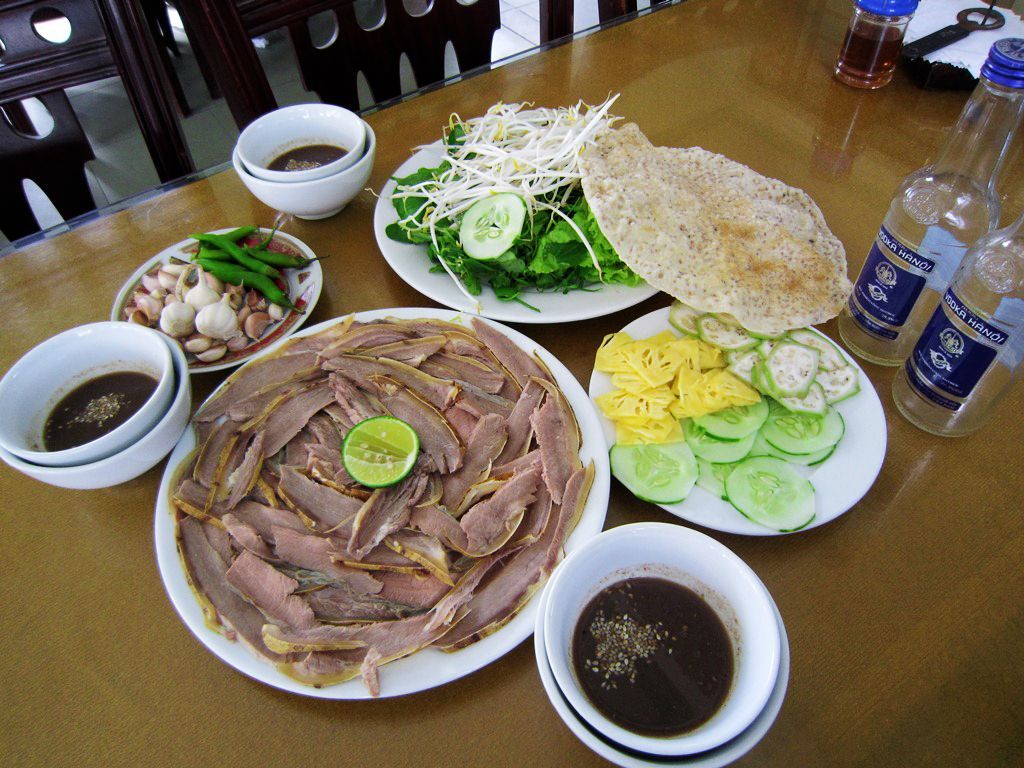 Cau Mong steamed veal - A specialty not to be missed in the journey to experience Da Nang delicacies 7