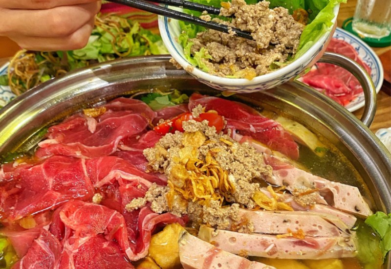 Save now 8 addresses for delicious crab and beef hotpot in Saigon 6
