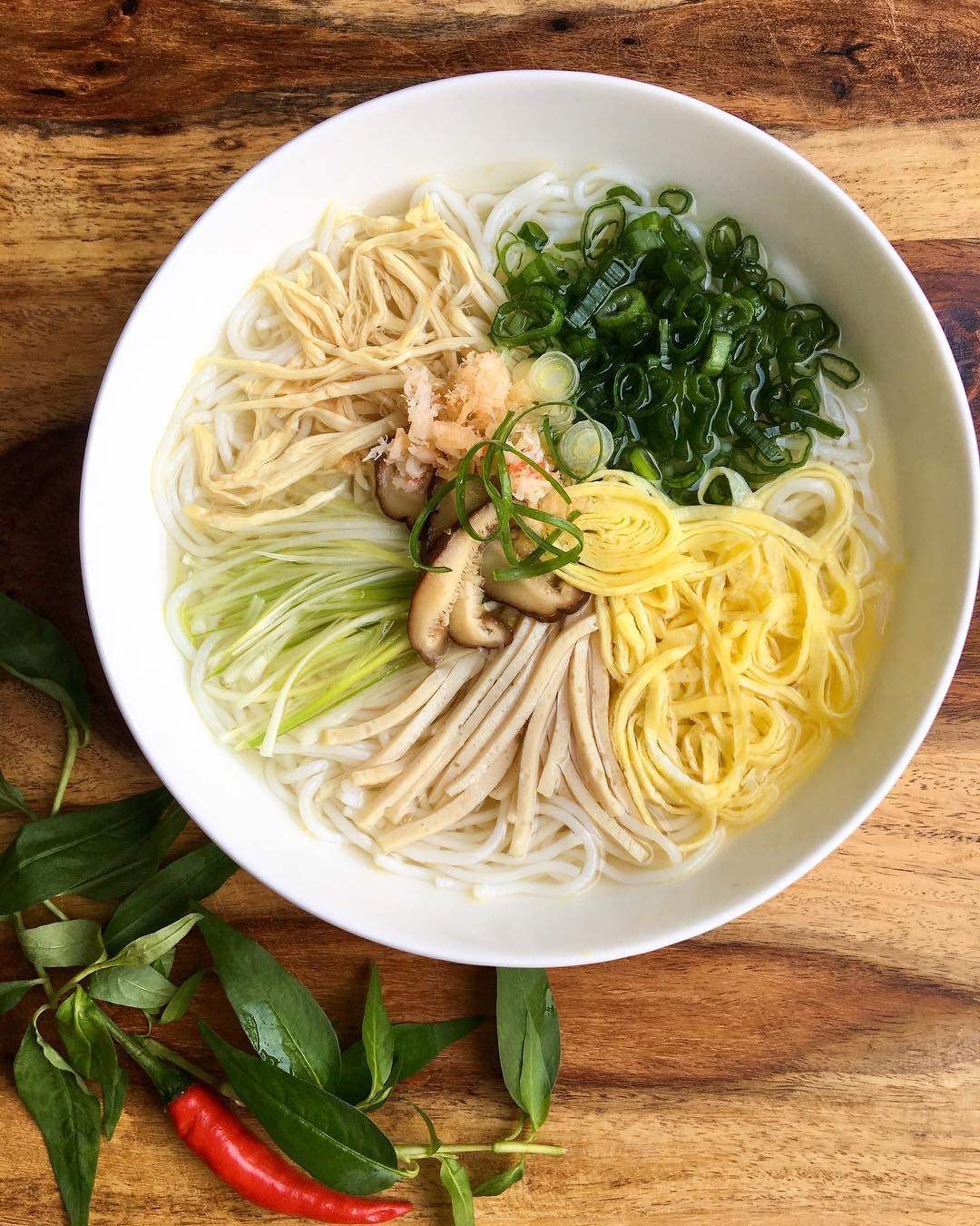 Pocket 8 delicious bun thang restaurants in Hanoi that you should not miss 3