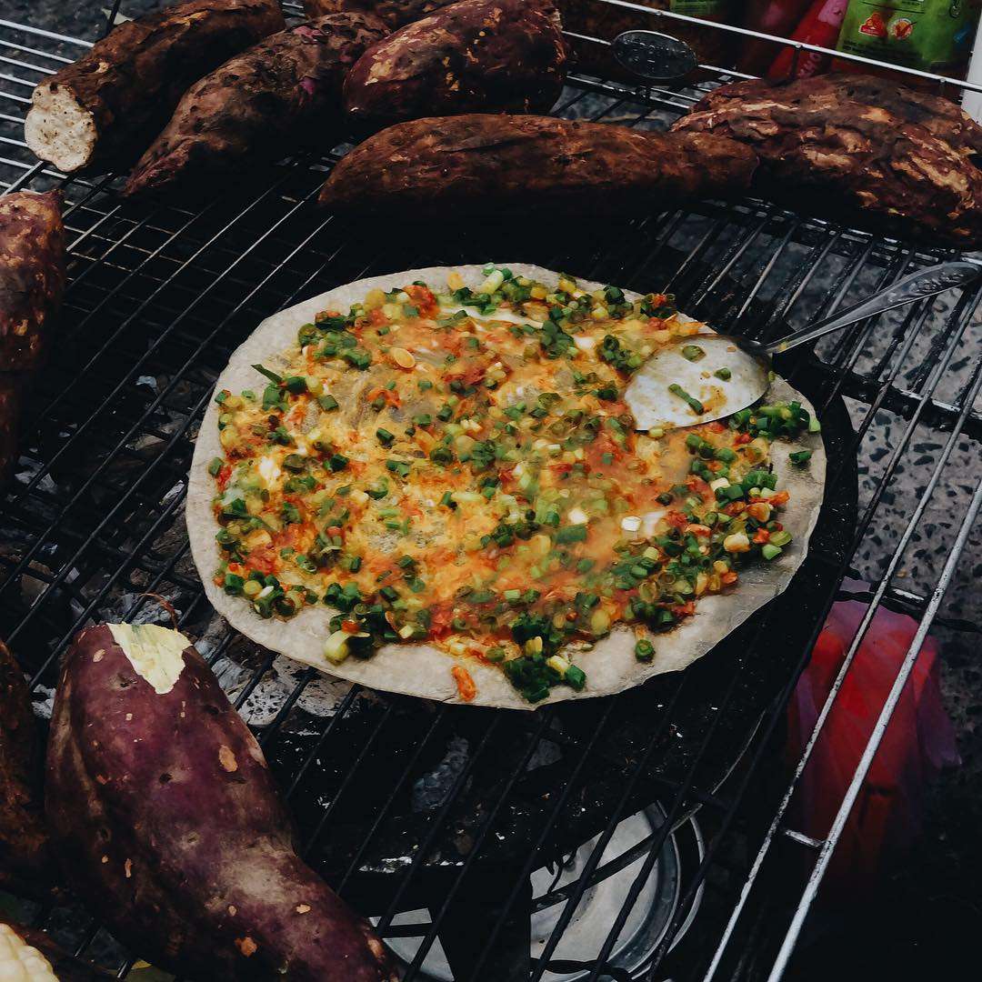 Grab the addresses of 10 shops selling delicious grilled rice paper right in the heart of Da Lat 11