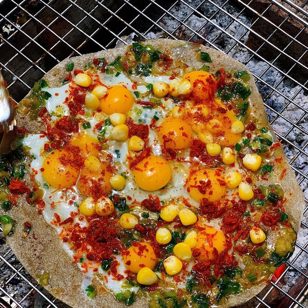 Grab the addresses of 10 shops selling delicious grilled rice paper in the heart of Da Lat 12