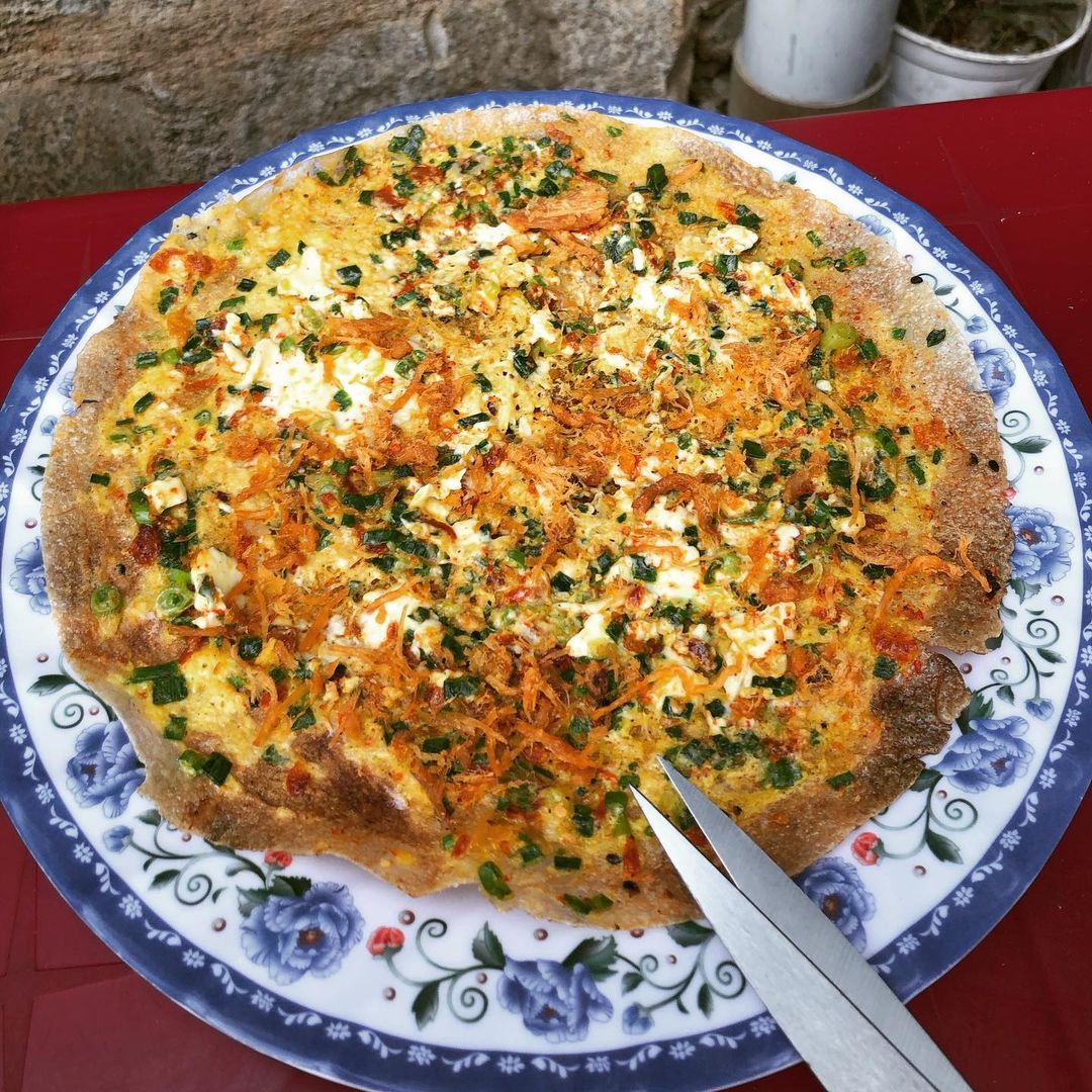 Grab the addresses of 10 shops selling delicious grilled rice paper in the heart of Da Lat 7