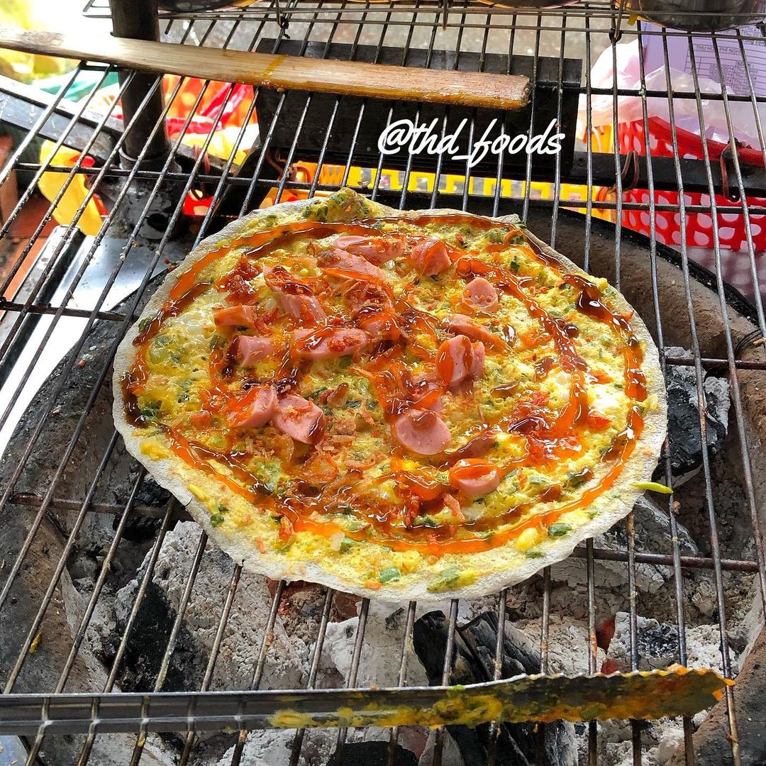 Grab the addresses of 10 shops selling delicious grilled rice paper in the heart of Da Lat 9