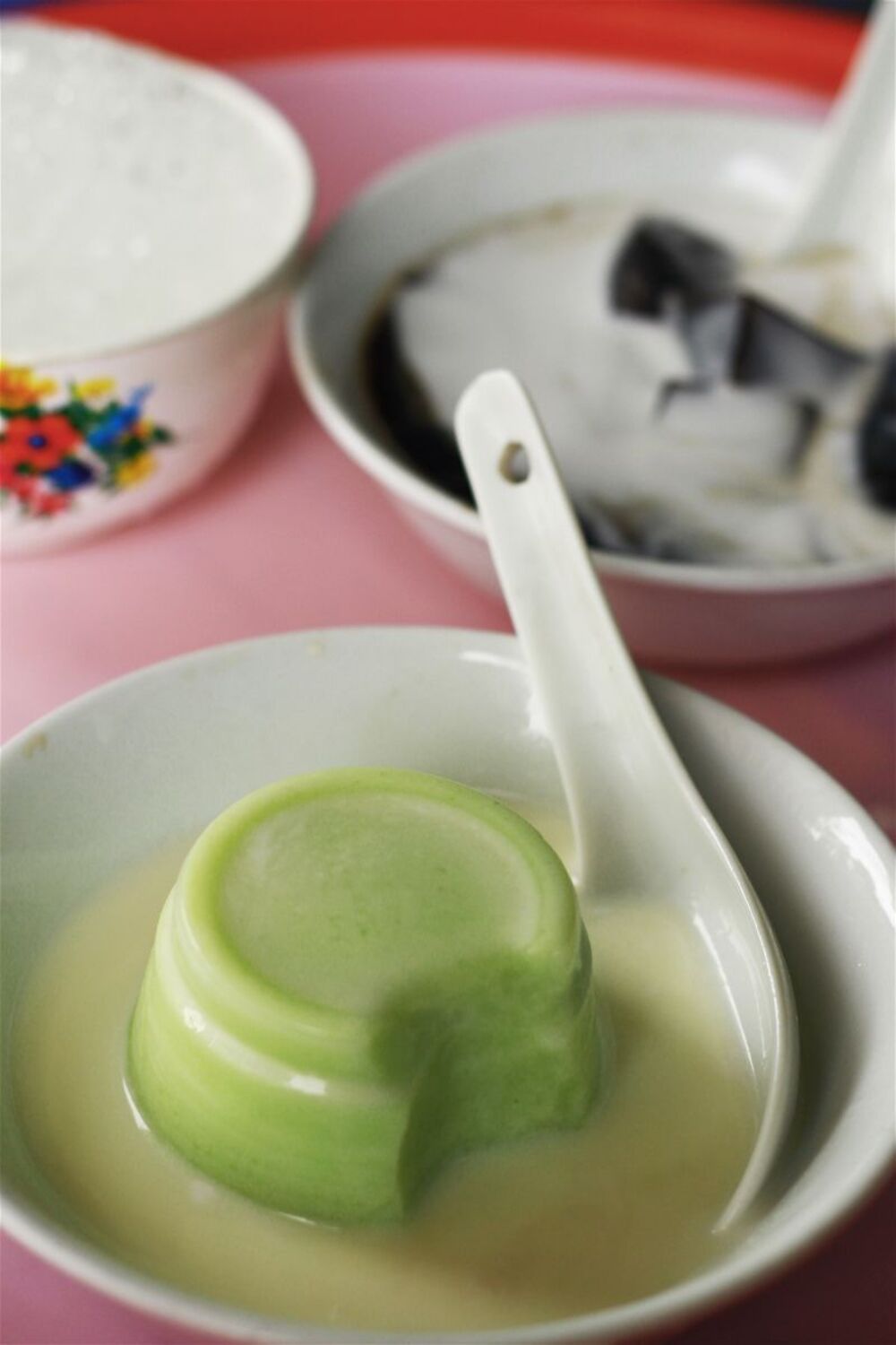 Grab the delicious sweet soup shops that thousands of people love in Hanoi 7