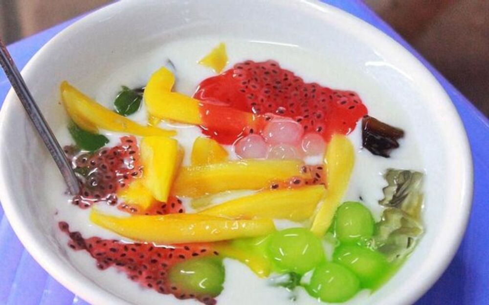 Grab the delicious sweet soup shops that thousands of people love in Hanoi 8