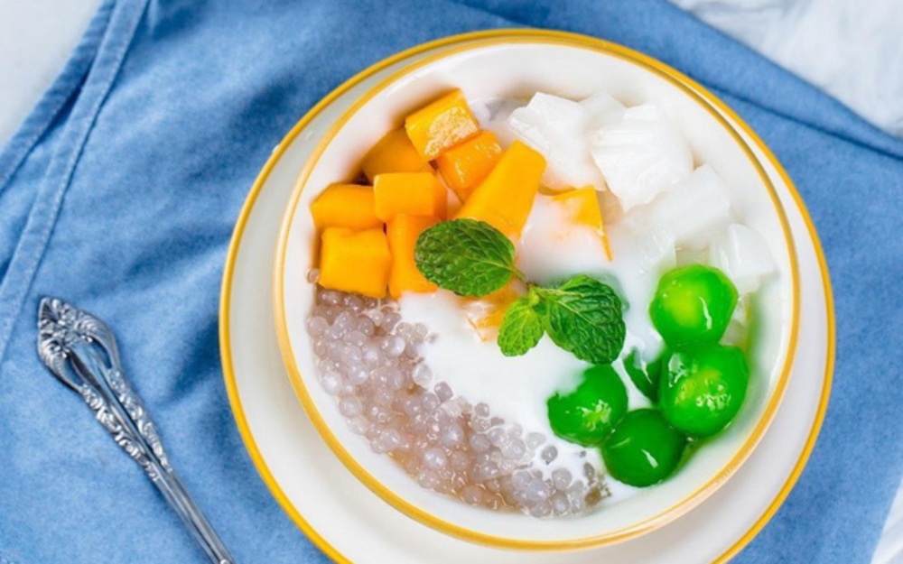 Grab the delicious sweet soup shops that thousands of people love in Hanoi 10