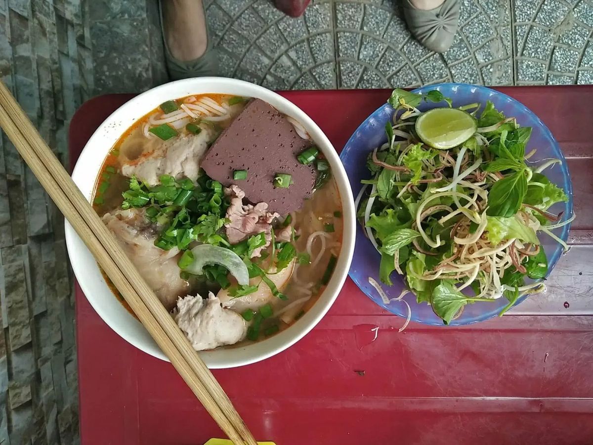 Hue beef noodle soup - 'Muse' of ancient capital cuisine 7