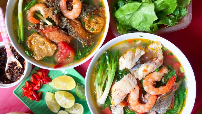 Explore 10 famous Hanoi fish noodle shops in the capital 3