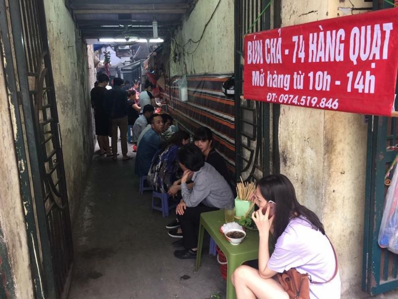 Hang Quat bun cha, typical flavor of Hanoi 6