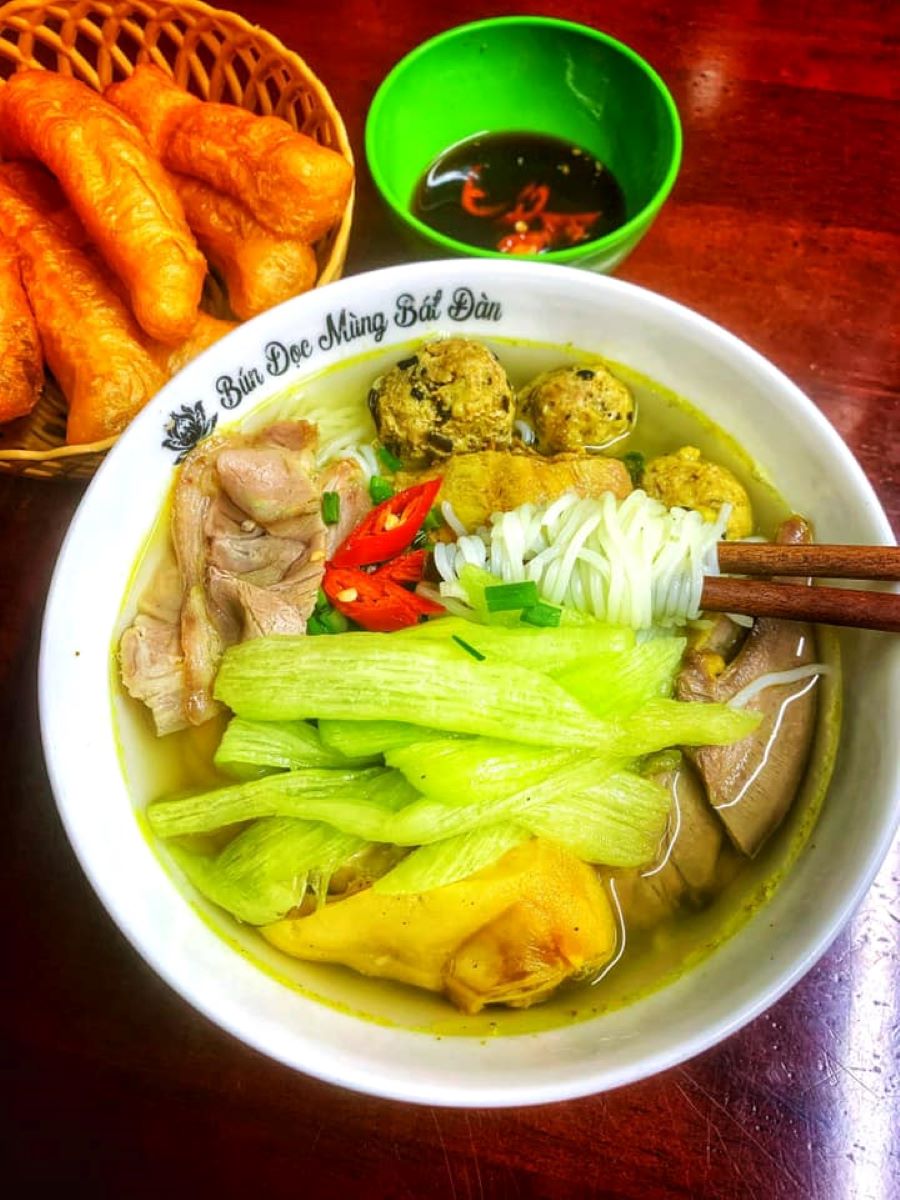Noodles along Hanoi's mosquito net, a dish that is both nutritious and fun 5