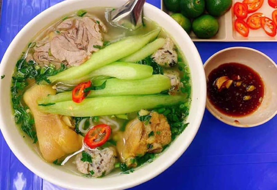 Noodles along Hanoi's mosquito net, a dish that is both nutritious and fun 3