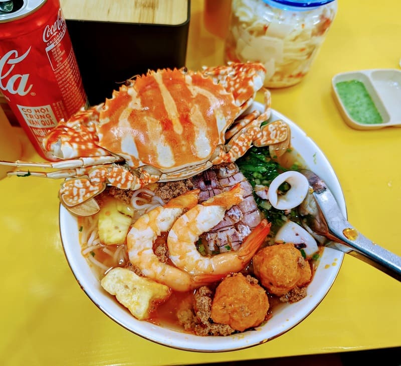 Find the top best Hanoi seafood noodle shops in the capital 5