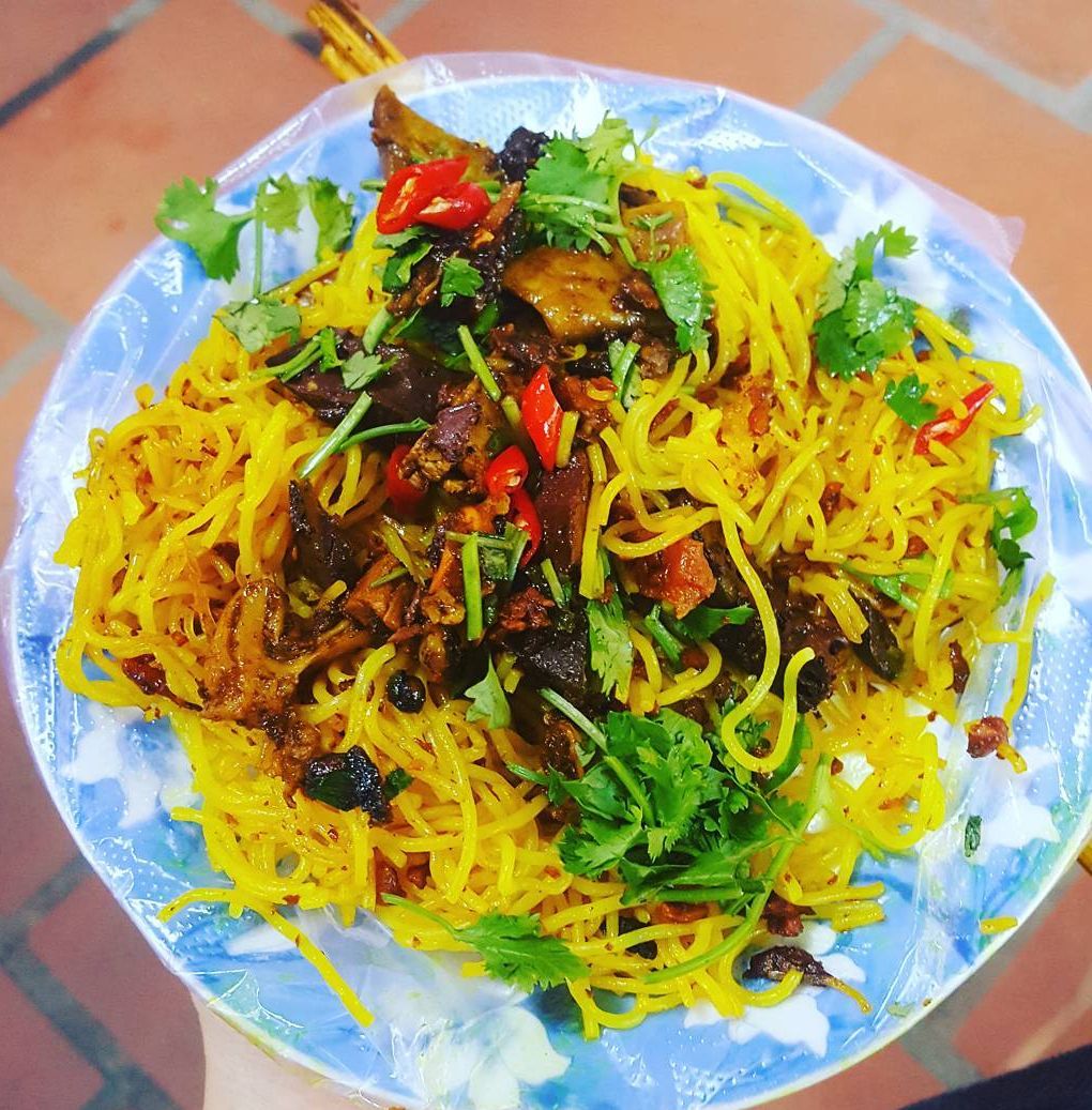 Hue turmeric vermicelli - Famous specialty dish of the 3rd period