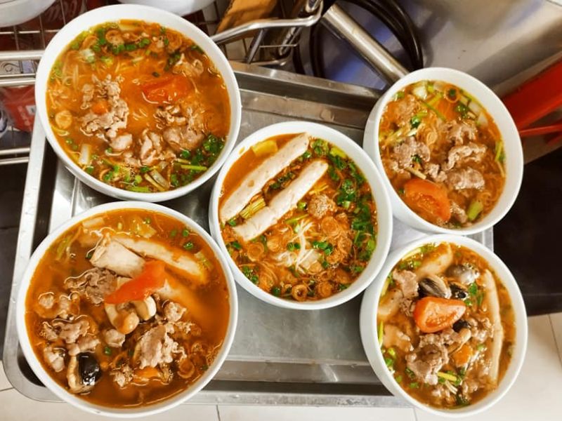 Top 10 delicious bun rieu restaurants in Hanoi recommended by gourmets 11