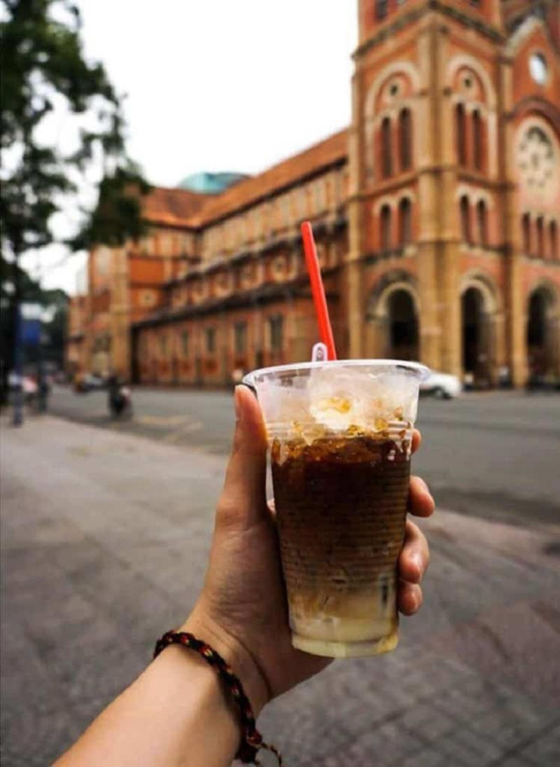 Top 5 coffee shops that are meeting places for young people in Saigon 4