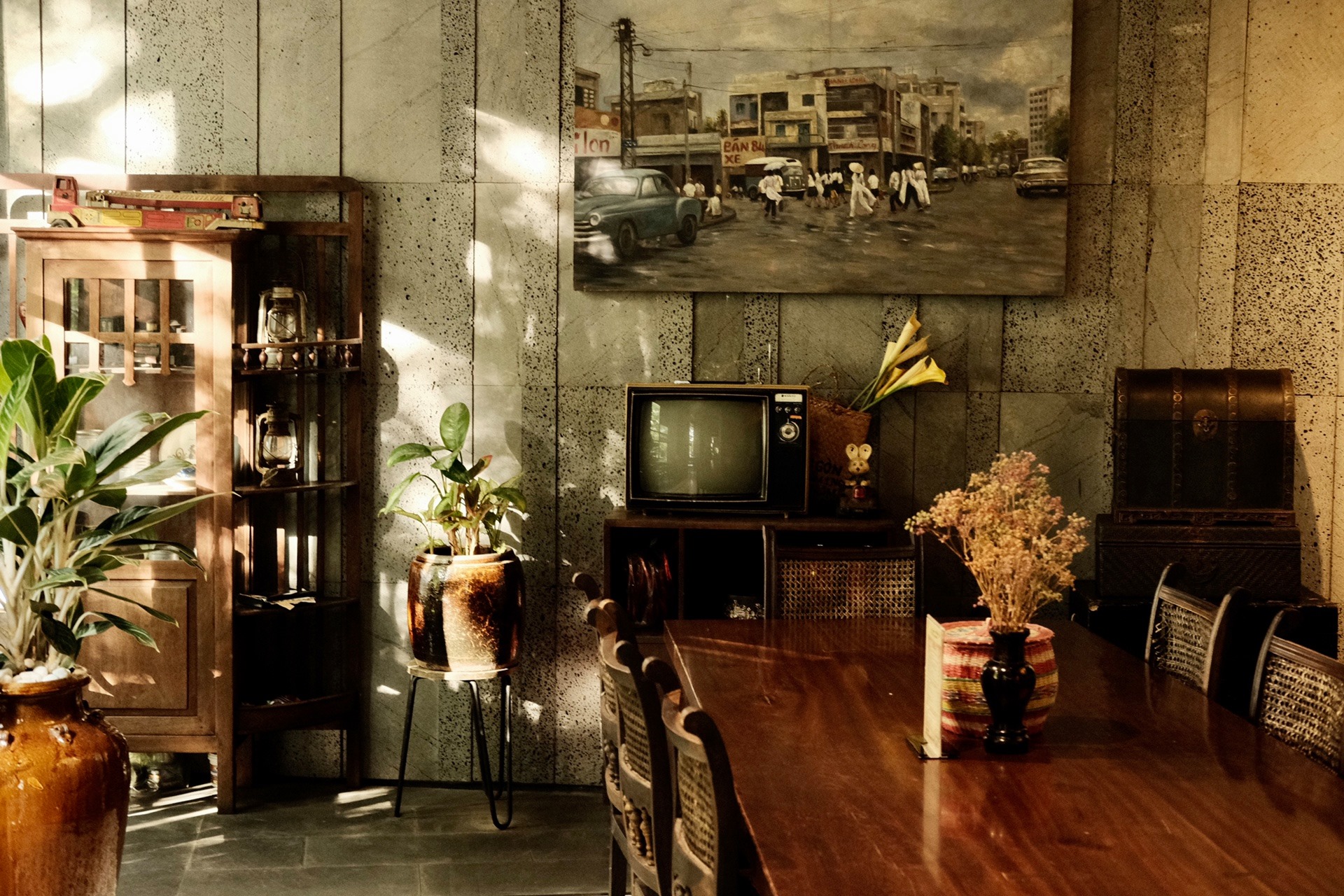 Visit Co Ba Dong Khoi Coffee and go back to your grandparents' time 3