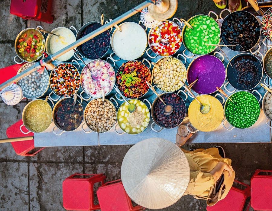 Types of Hue sweet soup and delicious shops that you must try 5