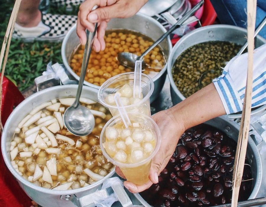 Types of Hue sweet soup and delicious shops that you must try 6