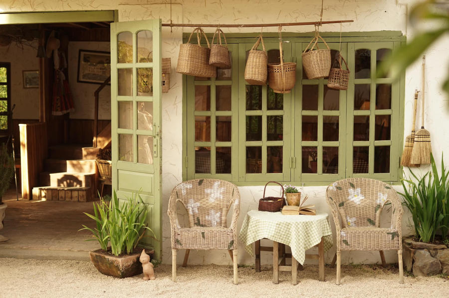 Coffee shops in Da Lat are open all day and evening, so stay now 2